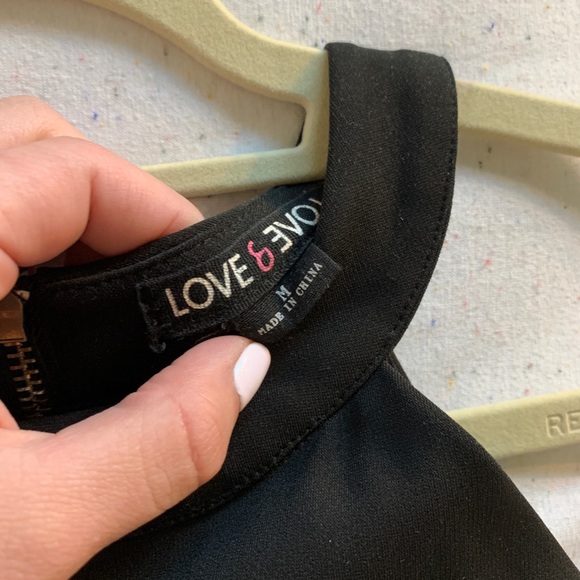 Black body con cut-out dress - SIZE MEDIUM - Picture 10 of 11